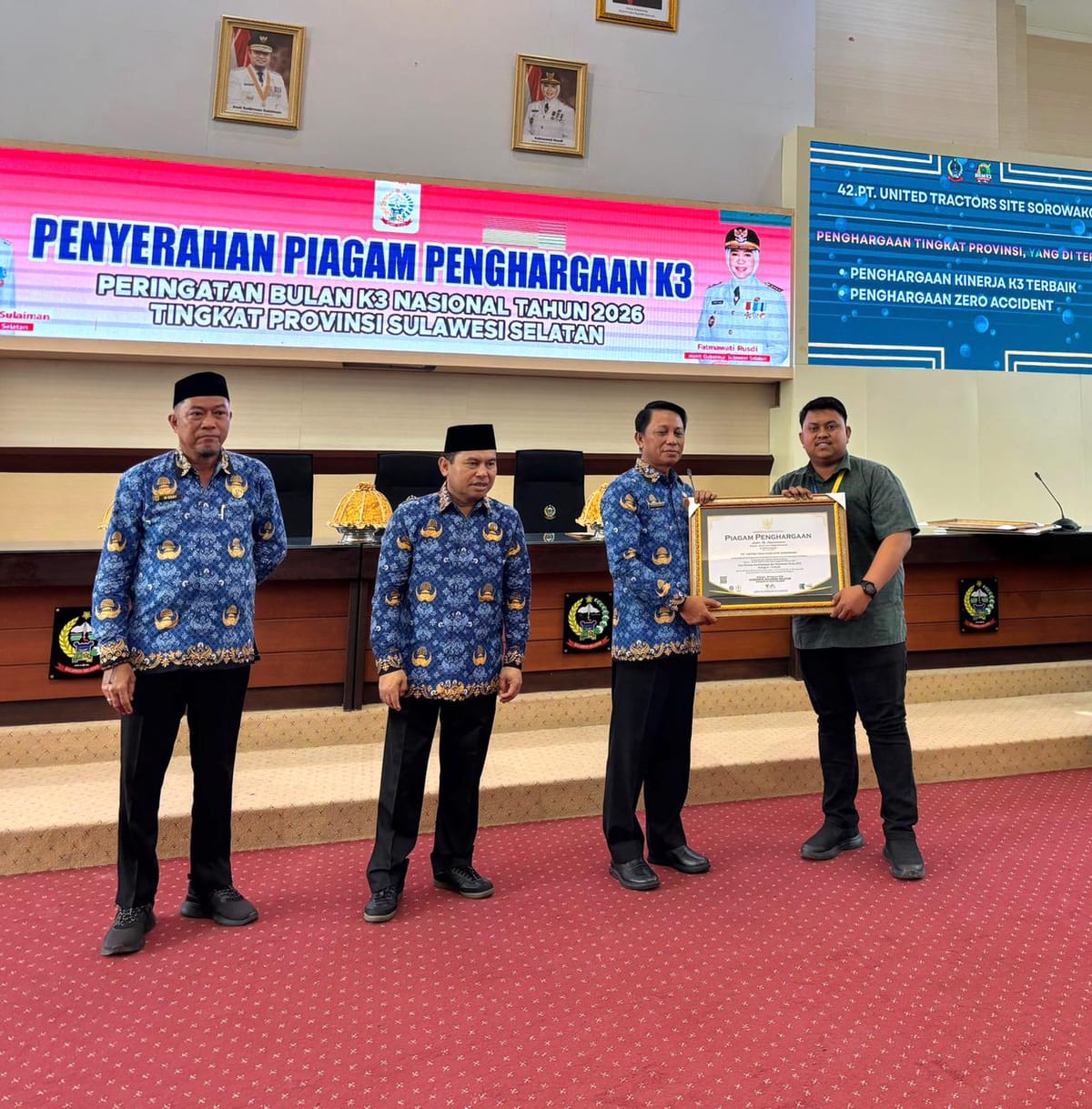 United Tractors Site Sorowako Raih Penghargaan Zero Accident dan K3 Terbaik 2026 dari Pemprov Sulsel