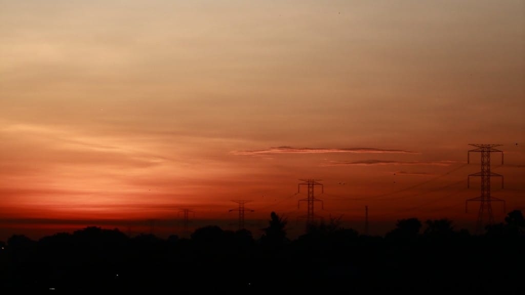 Melistriki Daerah Terpencil: Membangun Dari Sumber Daya yang Ada