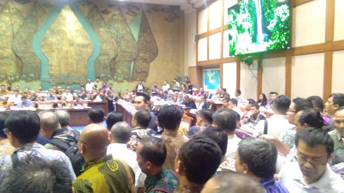 Ratusan Perusahaan Minerba Penuhi Ruang Komisi VII DPR RI
