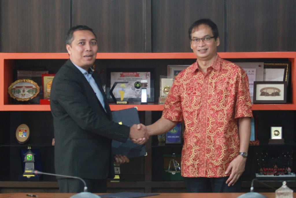 Kembangkan Teknologi Lokal Untuk PLTS, PT SESM Gandeng ITB