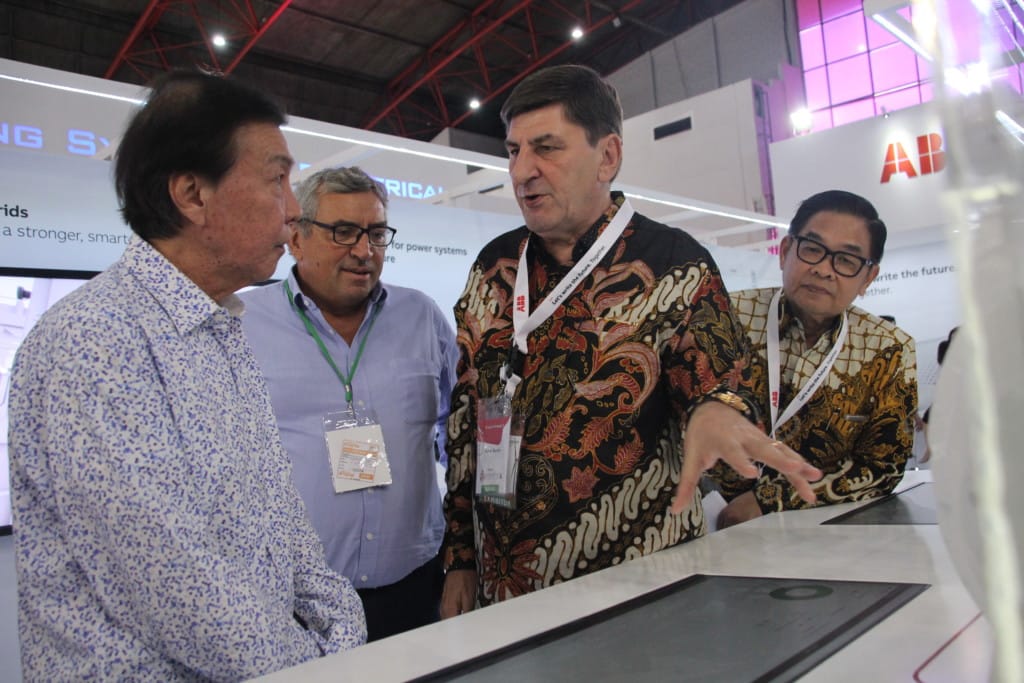 Sambut Era Mobil Listrik, ABB Indonesia Tawarkan Beragam Alat Pengisian Baterai