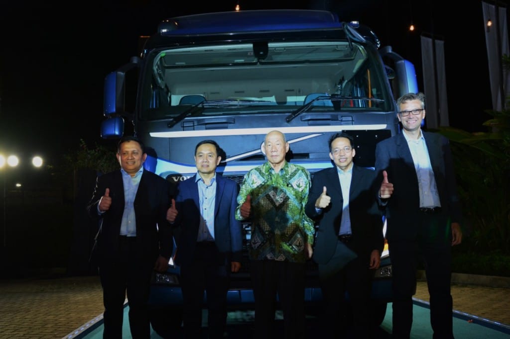 Volvo Trucks Luncurkan Truk Terbaru FM 440 6X2T
