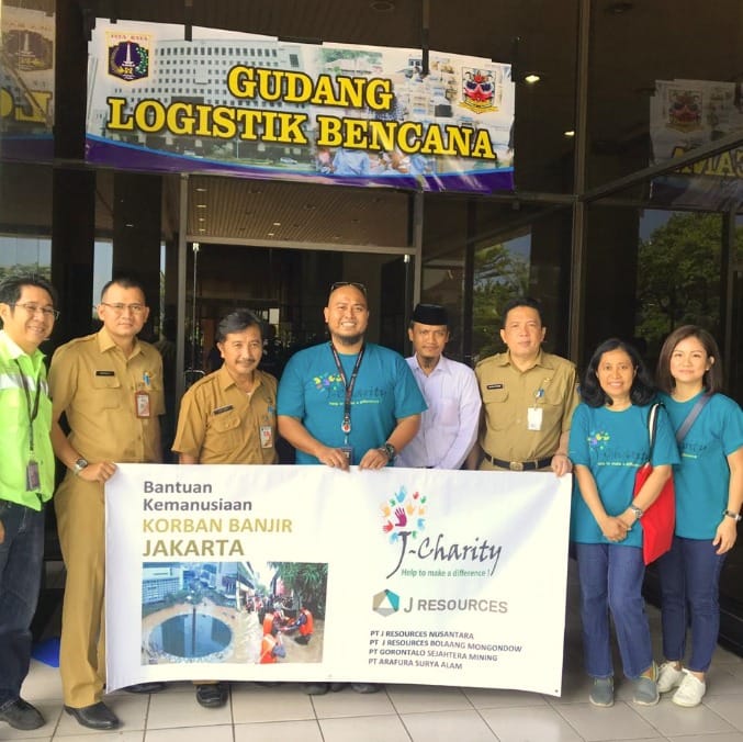 J Resources Beri Bantuan Korban Banjir Jakarta dan Sekitarnya