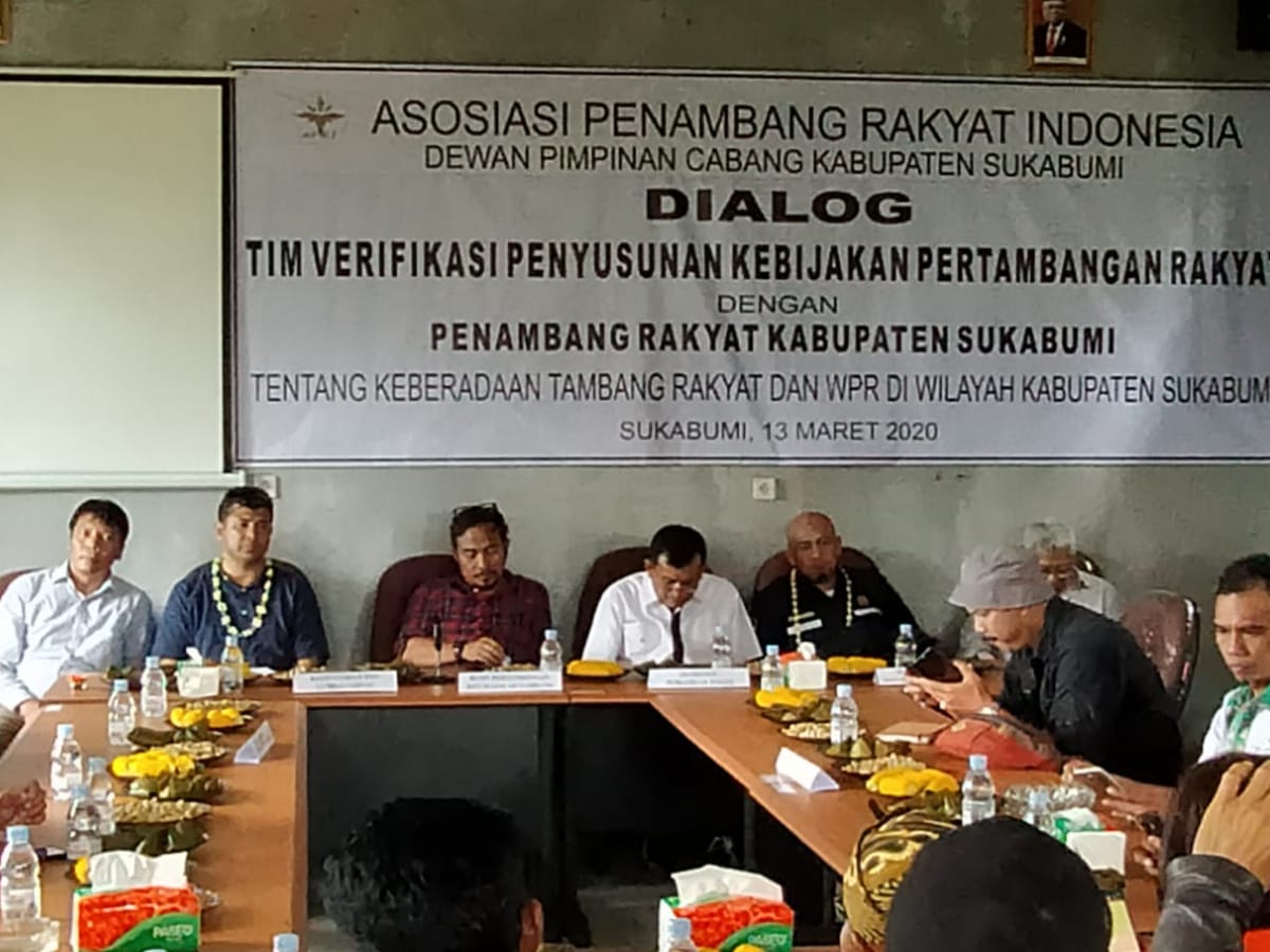 Tim Perumus Kebijakan Pertambangan Rakyat Kunjungi Tambang Rakyat Sukabumi