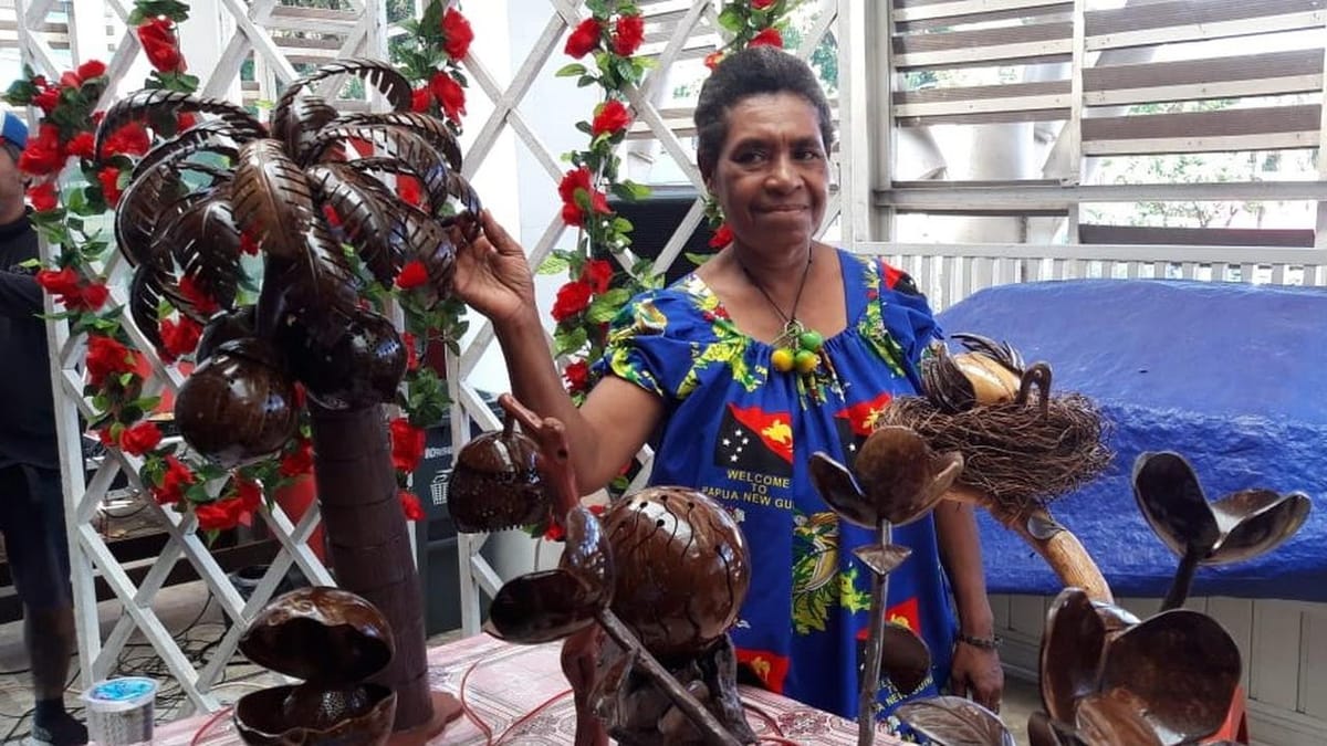 Mendulang Rejeki Dari Batok Kelapa, Cerita Binaan Pertamina Di Timur Indonesia