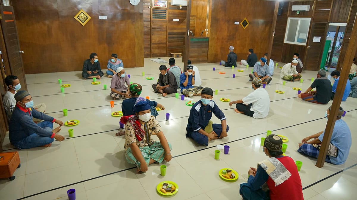 Suasana Buka Puasa Bersama PT Harita Nikel di Site Obi