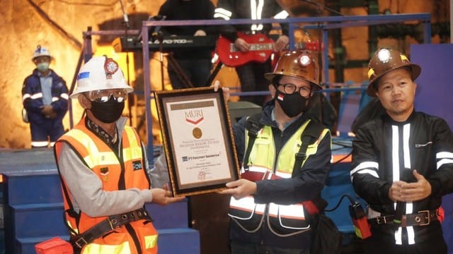 Pecah Rekor, Freeport Gelar Konser Musik di Kedalaman 1.220 Meter Bawah Tanah