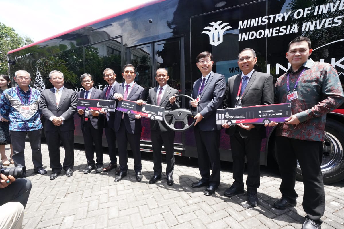 Indika Energy dan Foxconn Hibahkan Bus Listrik untuk Perhelatan B20 dan G20