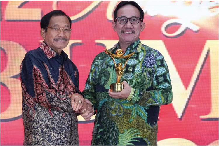 Dirut PTBA Arsal Ismail Raih Penghargaan CEO Strategic Orientation 2023