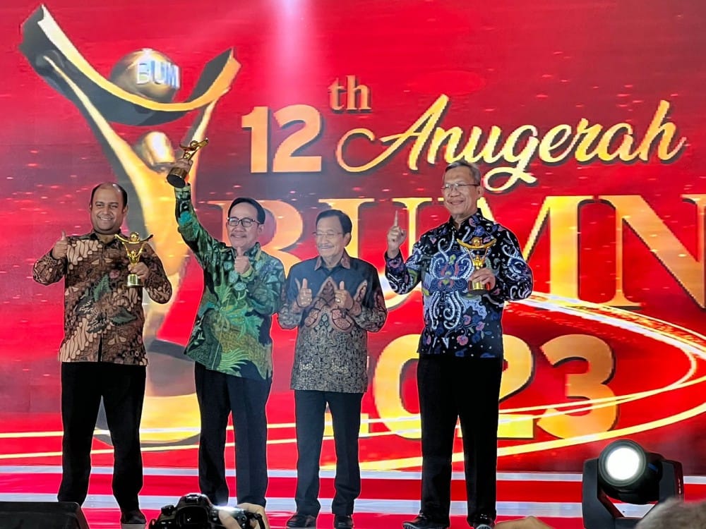 Dirut PT Timah Achmad Ardianto Sabet Penghargaan CEO Visioner dari BUMN 
