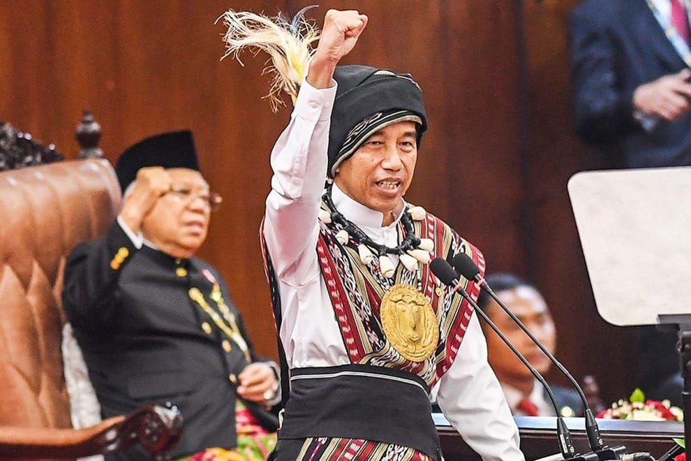 Jokowi: Hilirisasi Harus Manfaatkan Energi Baru Terbarukan dan Ramah Lingkungan