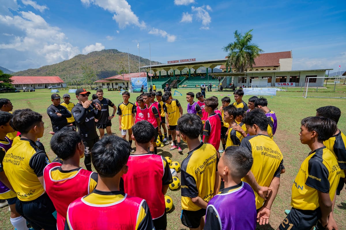 AMMAN Gandeng Borussia Dortmund Kembangkan Talenta Muda Sepak Bola Di Sumbawa Barat