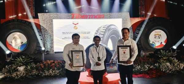 Berkat Inovasi Ban Bermotif Batik dan Kutipan Inspiratif, Tiberman Raih Dua Rekor MURI