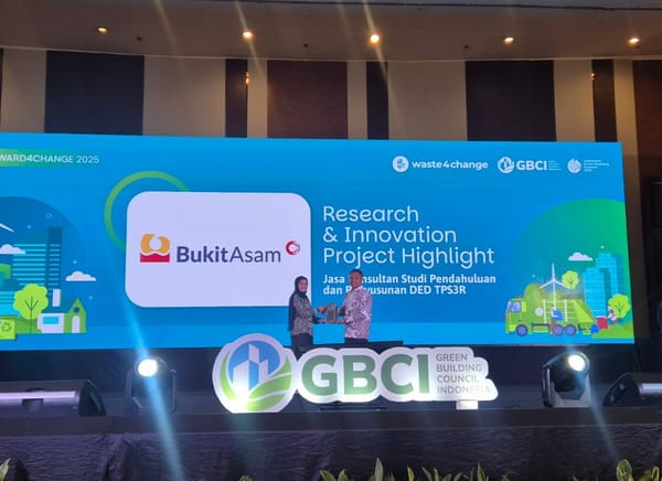 Kembangkan Inovasi Pengelolaan Sampah Berkelanjutan, PTBA Raih Apresiasi Waste4Change