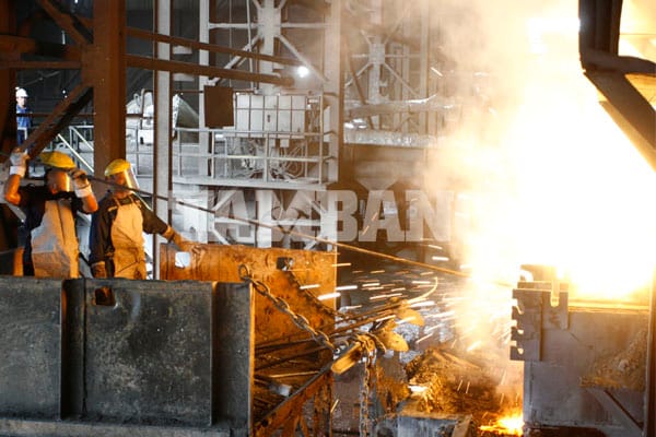 Tantangan Hilirisasi dan Solusi Manajemen Risiko Proyek Smelter