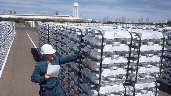 Makin Panas, Australia Larang Ekspor Alumina dan Bauksit Ke Rusia