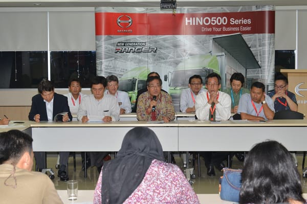 Hino Siap Berikan Layanan Bengkel Siaga dan Posko Mudik 2015