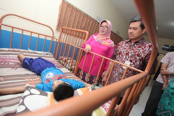 Rayakan Ultah ke 47, ANTAM Berbagi Dengan Panti Disabilitas