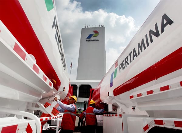 Pertamina Dan Warga Bebersih Pesisir Cempae dari Serbuan Sampah