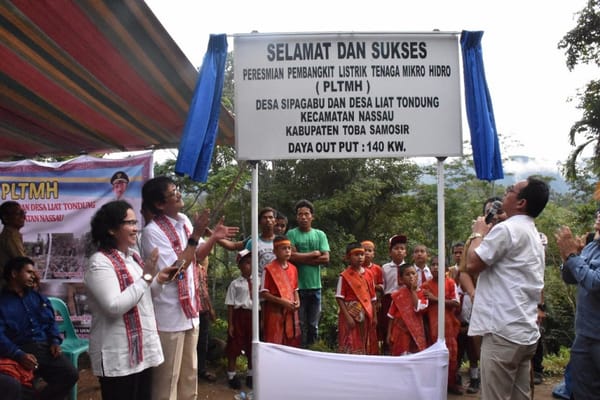 72 Tahun Gelap, Dua Desa Di Toba Samosir Kini Terang