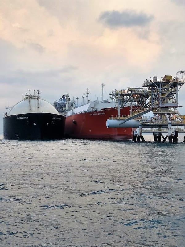 FSRU Lampung Siap Kirim LNG ke PLN