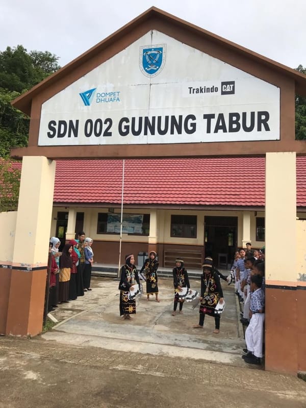 Trakindo Volunteer Mengajar untuk Membangun Karakter Penerus Negeri