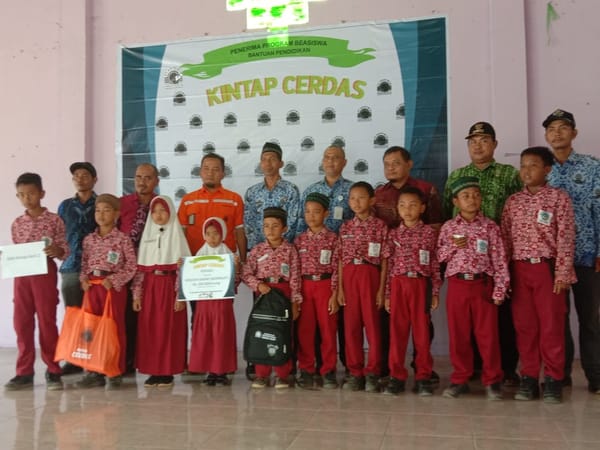 Arutmin Beri Beasiswa Ratusan Anak Di Lingkar Tambang