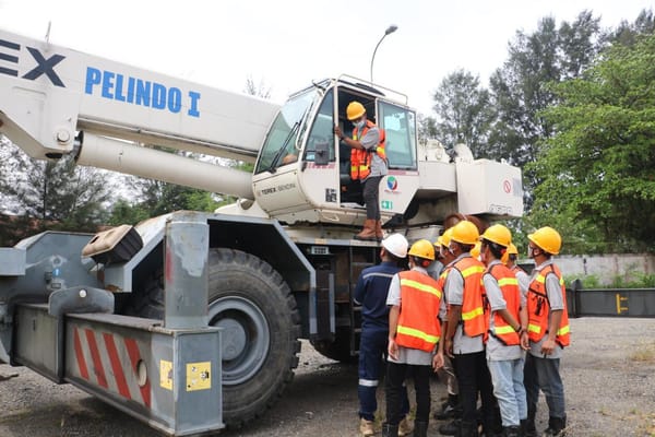 ABM Investama Gelar Pelatihan Operator Crane Bagi Pemuda Aceh Barat