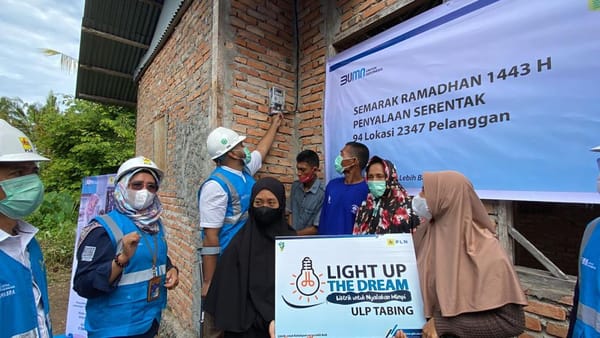 Light Up The Dream PLN Hadirkan Listrik Bagi 2.415 Keluarga
