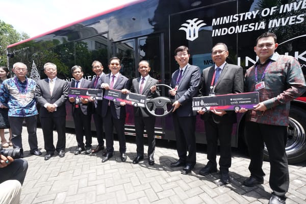 Indika Energy dan Foxconn Hibahkan Bus Listrik untuk Perhelatan B20 dan G20