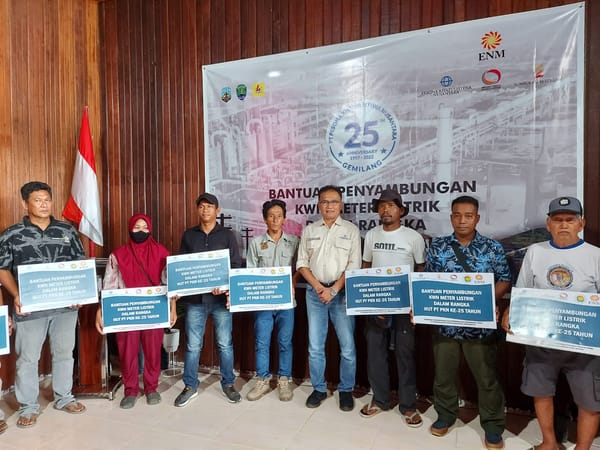 Rayakan HUT Ke-25, PT PKN Jalankan Program Pemasangan Listrik Untuk Warga Lingkar Tambang