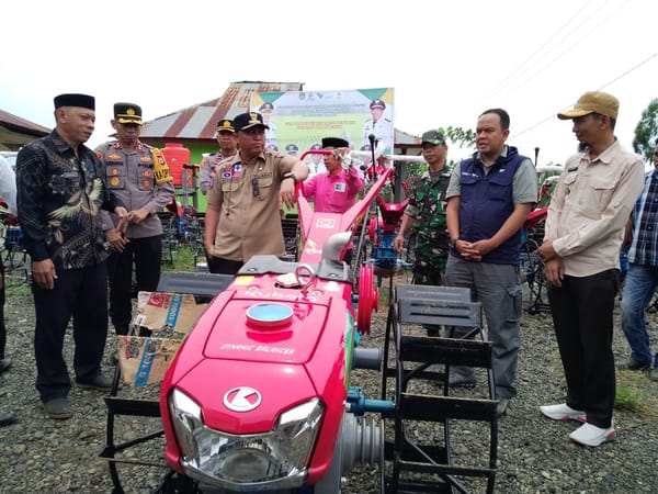 Kembangkan Pertanian di Lingkar Tambang, PT Vale Serahkan 30 Unit Handtractor