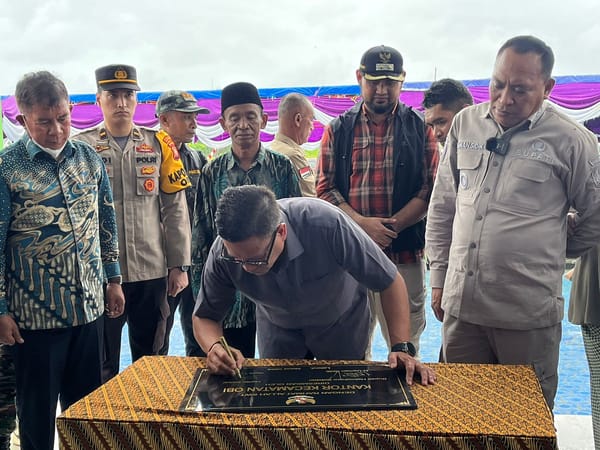 Harita Nickel Serahterimakan Kantor Kecamatan Obi dan Ambulans Laut kepada Pemkab Halsel