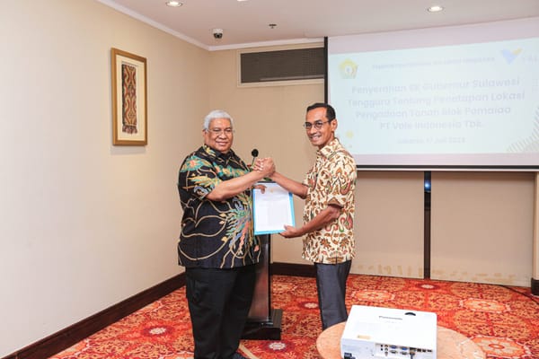 Gubernur Sultra Serahkan SK Penetapan Lokasi Blok Pomalaa kepada VALE