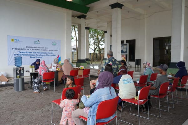 Peduli Warga Sekitar Pembangkit, PLN EPI dan PLN Indonesia Power Beri Sambungan Listrik Gratis