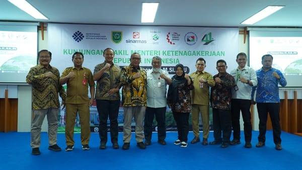 Wamenaker Afriansyah Noor Apresiasi Dua Program PPM Berau Coal