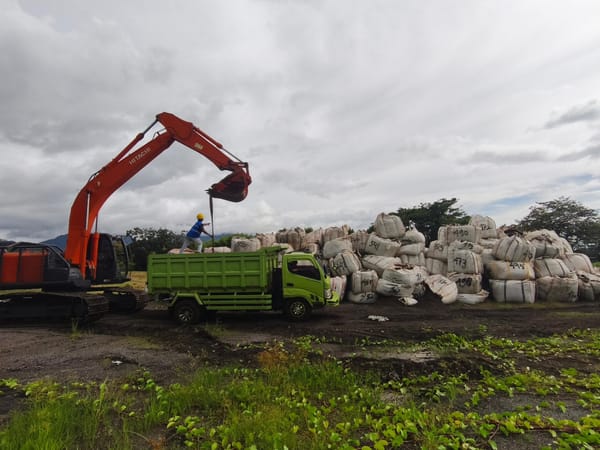 Dukung Cofiring Di PLTU Tidore, PLN EPI Pasok Cangkang Sawit Lewat Laut