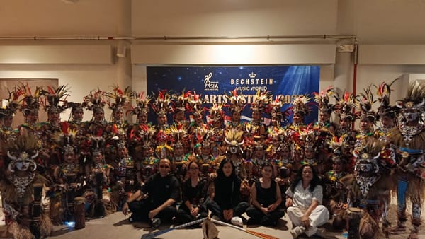 Kolaborasi Sanggar Tari Binaan Gag Nikel Sabet Trofi Emas Festival Seni Internasional